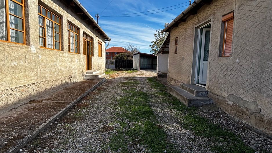 Casa cu 1430 mp teren, la 20 km de Oradea - Poză 4