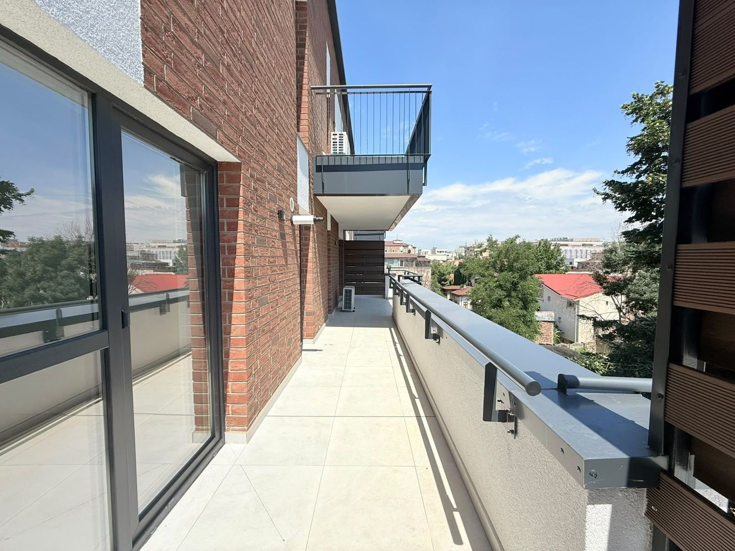 Apartament 2 Camere | Balcon 18,62 mp | Zonă Centrală - Poză 4