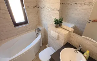 Dumbravita| casa pe două niveluri| 3 camere-2 dormitoare| 2 bai| parcare - Poză 23