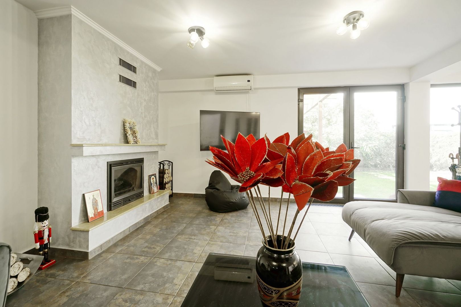 Brancoveanu  P+2, 8 cam, 6 dormitoare, 6 bai, 3 garaje teren 650 mp - Poză 13