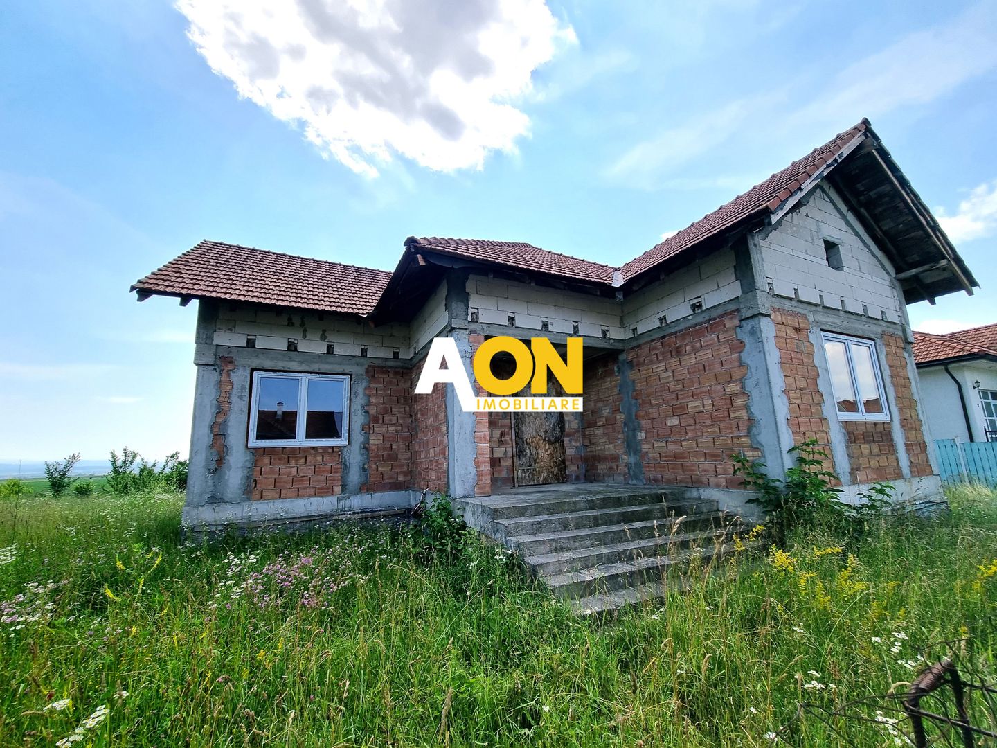 De vanzare casa semifinisata 3 camere, 608mp teren, Recea - Poză 1