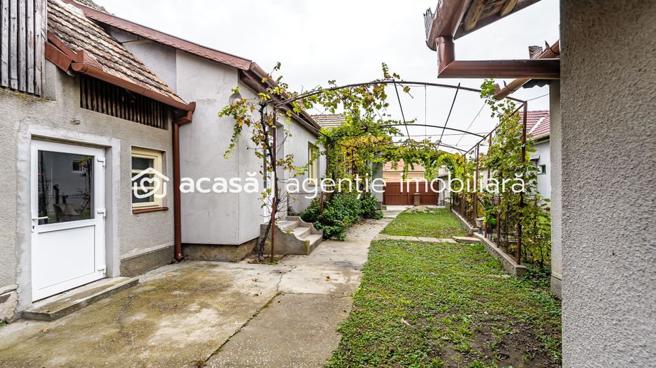 Casă la sol, renovată la gri, cu 3 camere în Nădlac * central - Poză 2