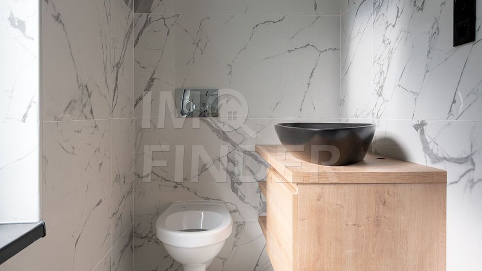 Vanzare apartament la casa 84 mp,  zona centrala, curte 200mp - Poză 3