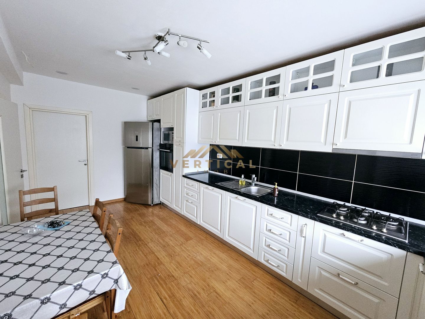 Vila de inchiriat cu 4 camere - comuna Berceni - Poză 3