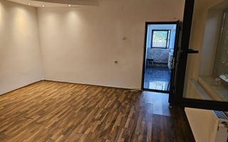 Casă de vânzare în Golești – locație excelentă lângă muzeu - Poză 2