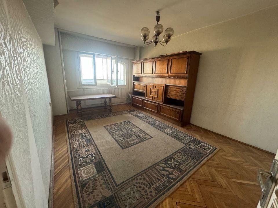 Sagului | 3 Camere | Decomandat | Etaj Intermediar. - Poză 1
