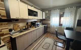 Apartament 3 camere decomandat - Poză 3