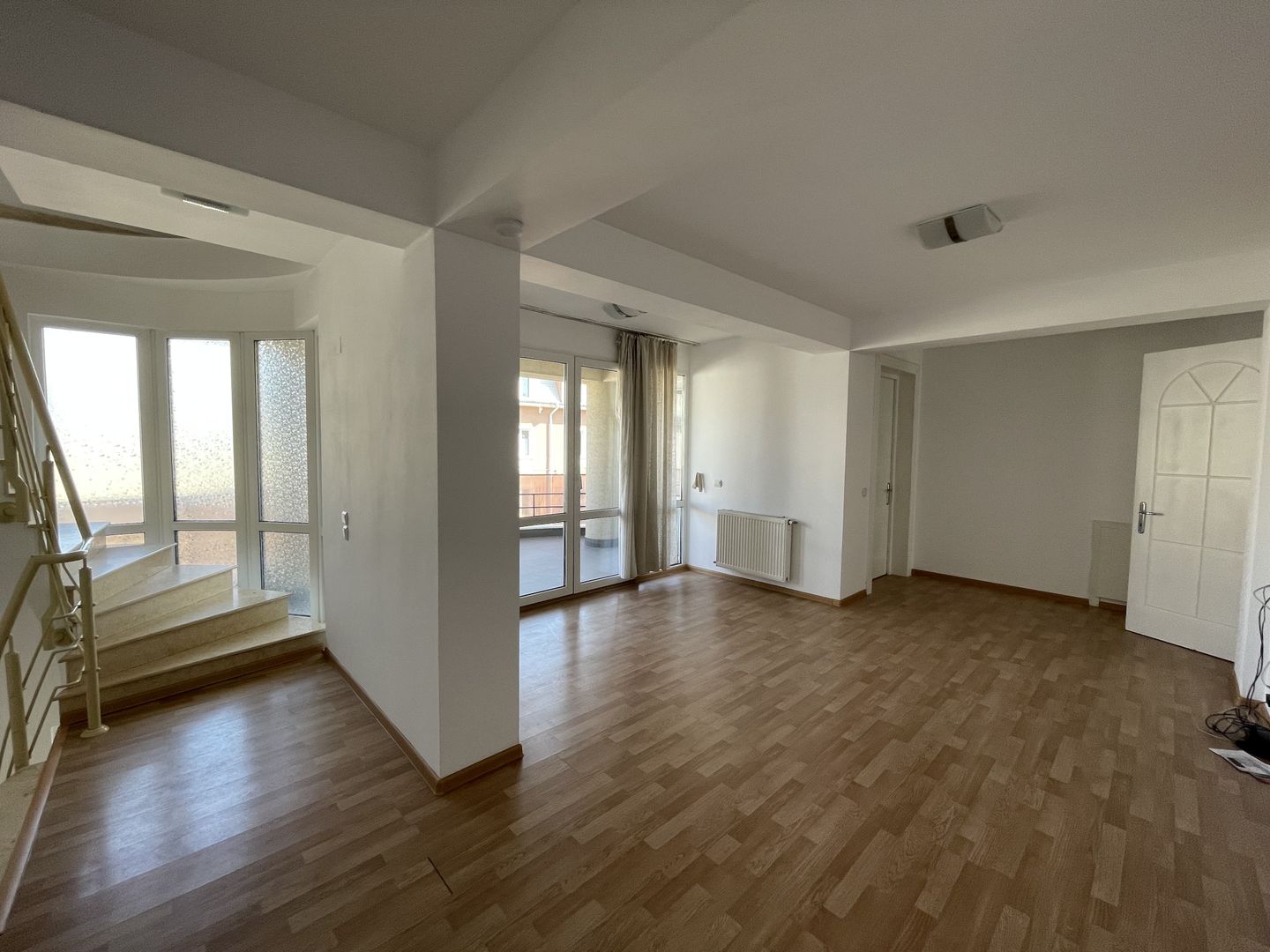 Vilă Individuală Spațioasă în Zona Iancu Nicolae - Poză 15