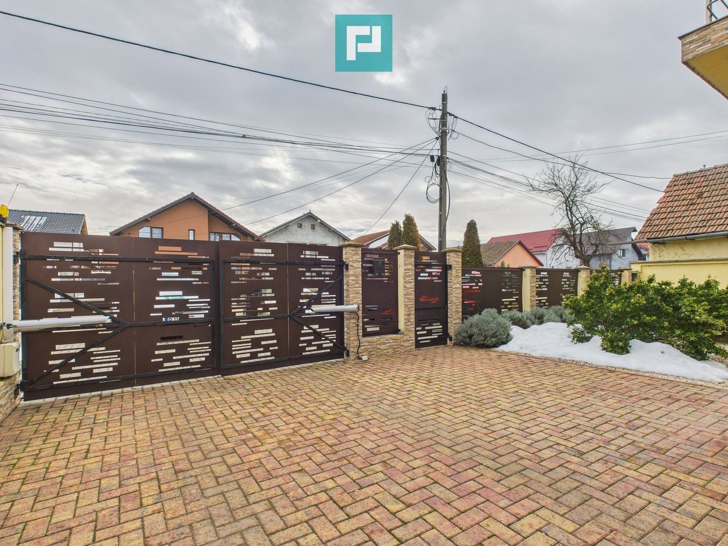 Vilă elegantă cu etaj în Zădăreni - Poză 2