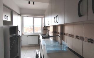 Apartament SIBIU central 3 camere, 2 bai, lift, garaj  - Poză 13