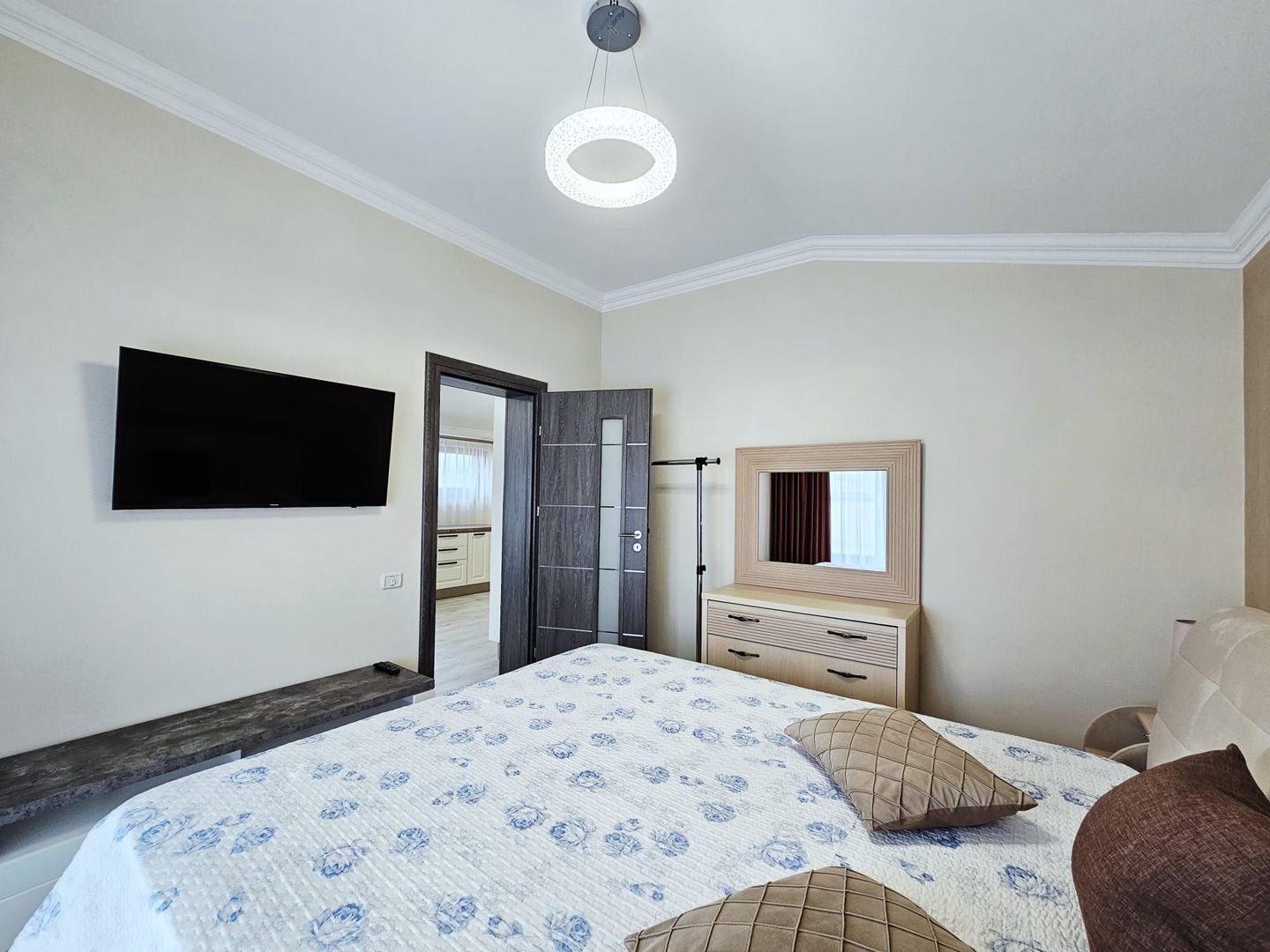 Apartament 2 camere de vanzare Brasov Tractorul terasa mare - Poză 5