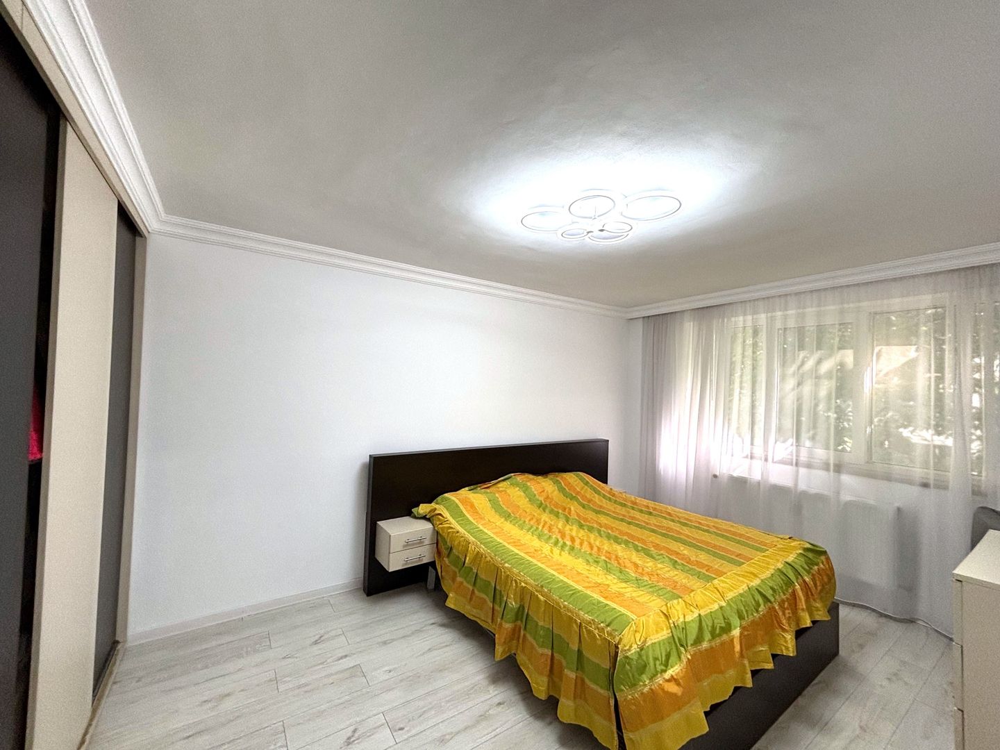 Apartament 3 camere Ozana – etaj 1, parcare inclusă, pet friendly, semi-mobilat - Poză 9