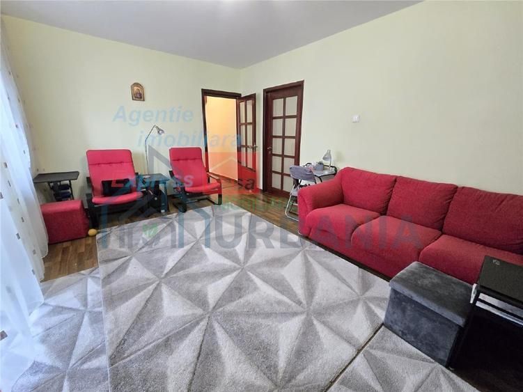 Apartament 3 camere Tătărași str. Ciurchi - Poză 1