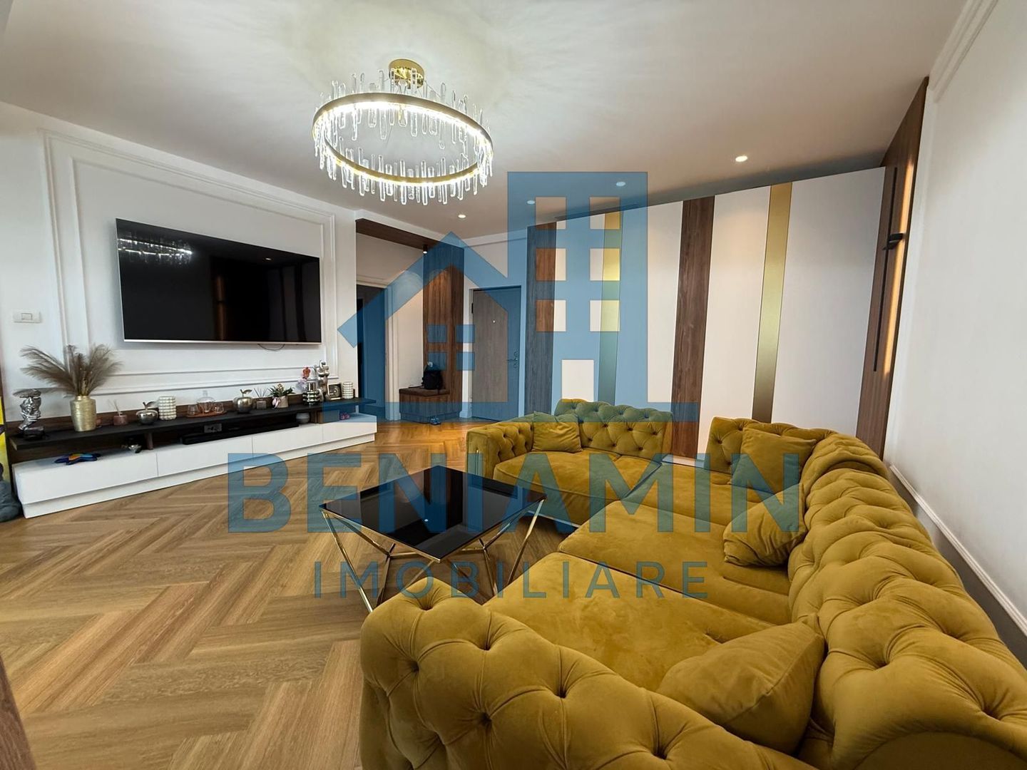 Penthouse cu piscina la etajul 11-Mobilat Lux-300mp-parcare-lift - Poză 1