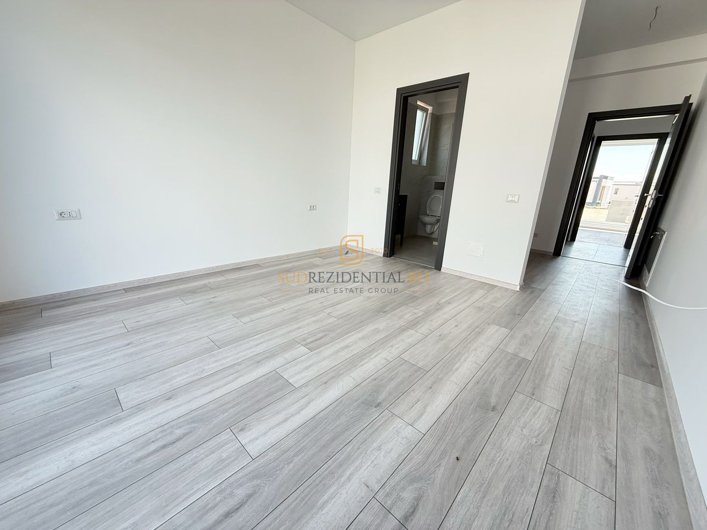 Casa individuala cu 4 camere, ansamblu rezidential securizat - Poză 10