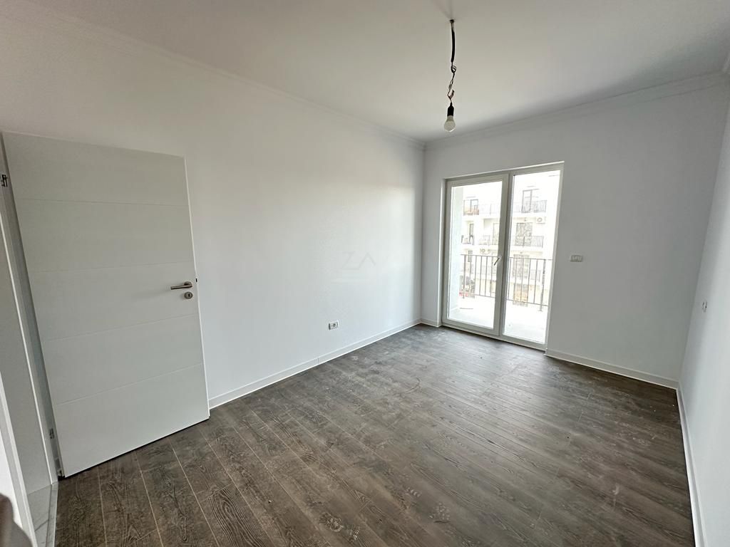 Decomandat. Etaj intermediar. Balcon mare. Loc de parcare. - Poză 9