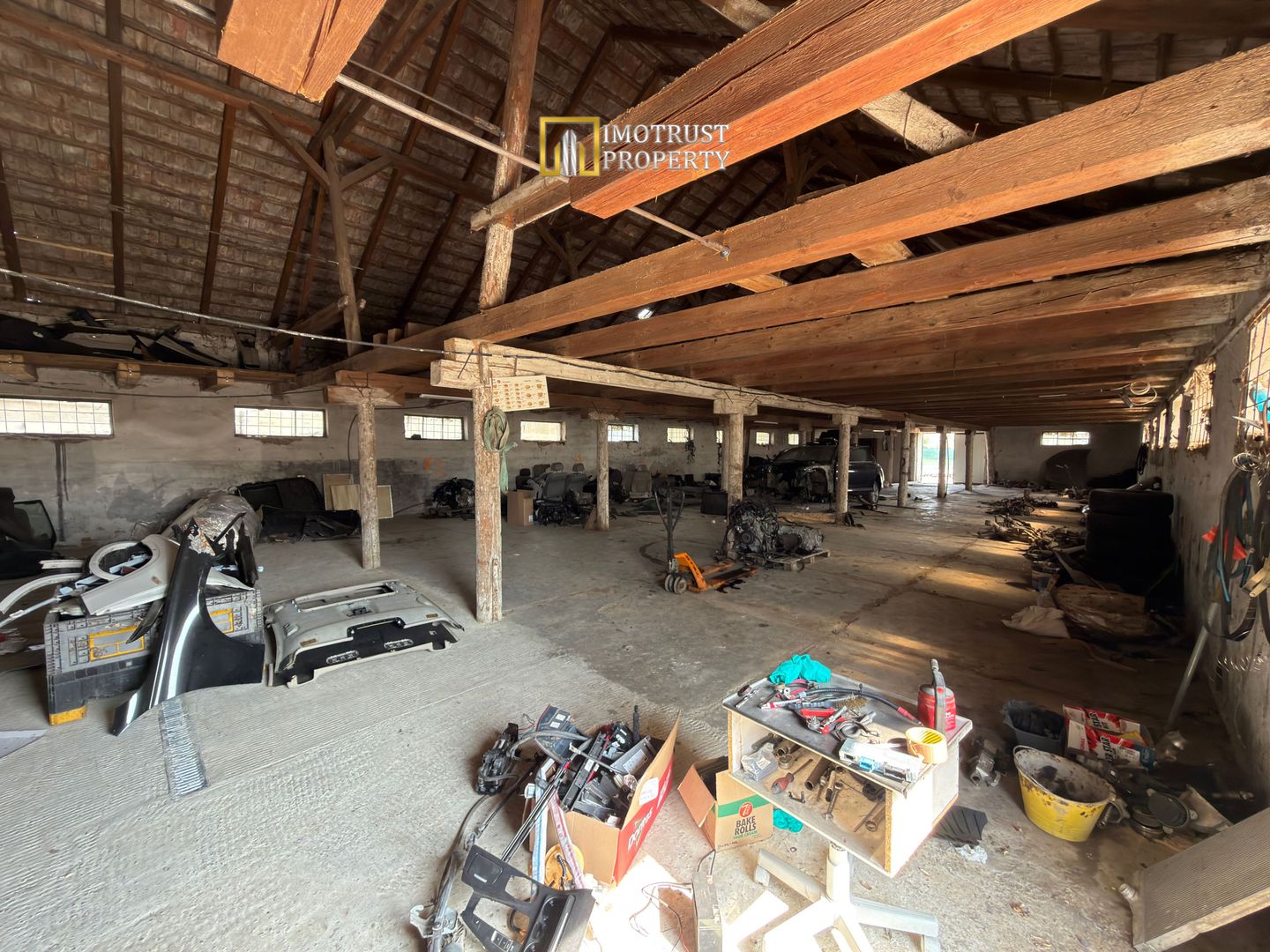 Hala + teren de închiriat pentru service auto / dezmembrări / depozit - Poză 12