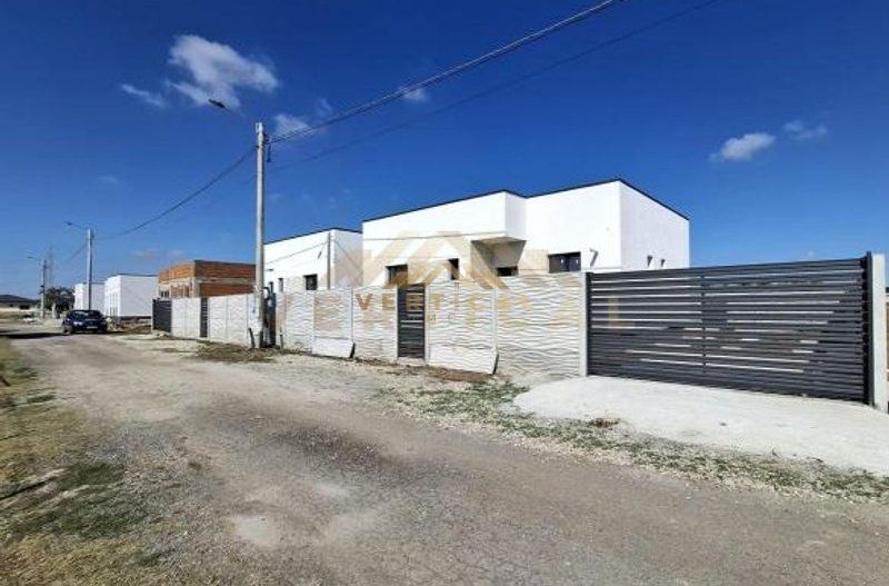 PROMOTIE!!! Casa de vanzare la 3 min de bld principal - Poză 11