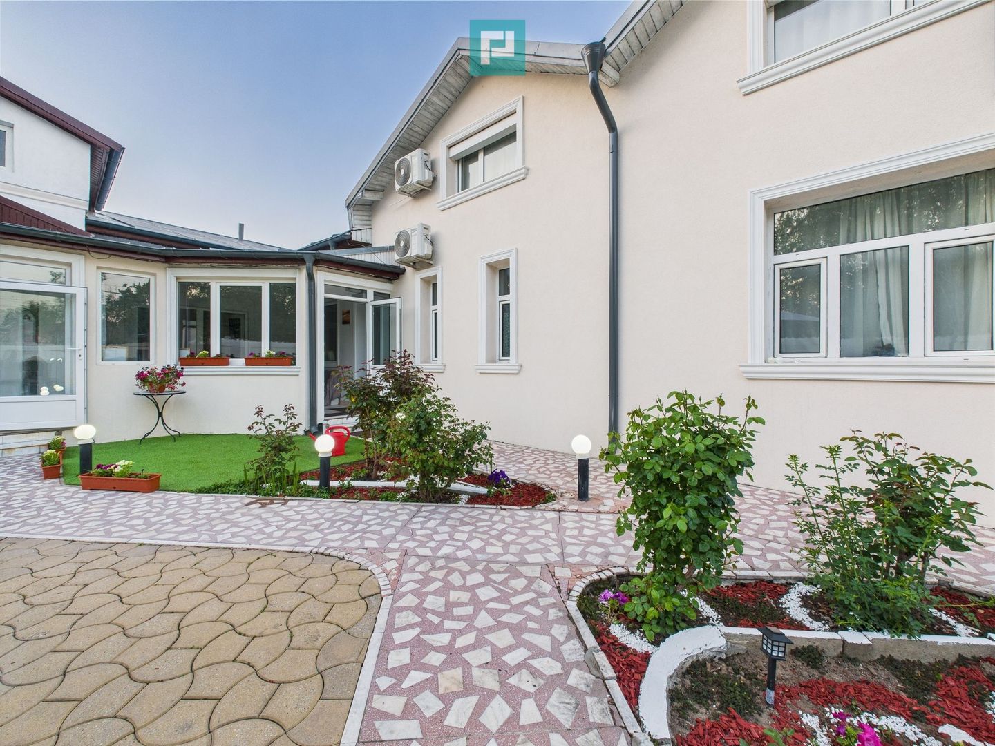 Proprietatea ideala pentru investitie sau locuit pe Str. 16 Februarie - Poză 3