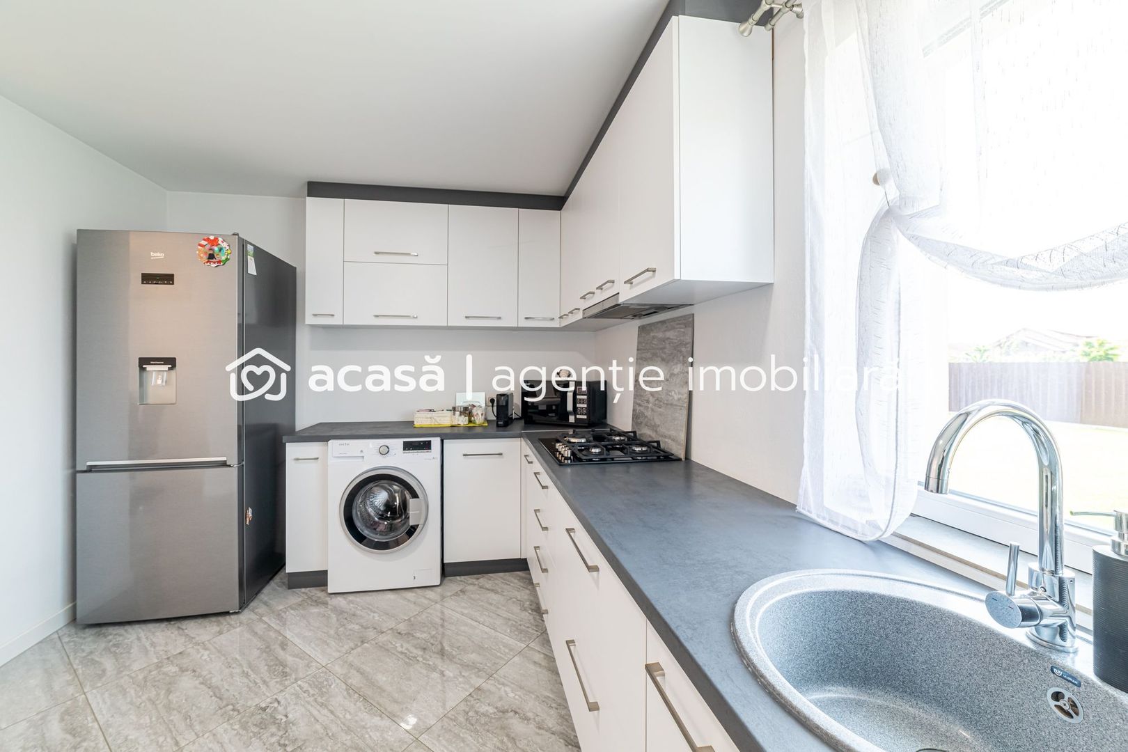 Nou! Casă frumoasă în Sâmbăteni - Poză 8