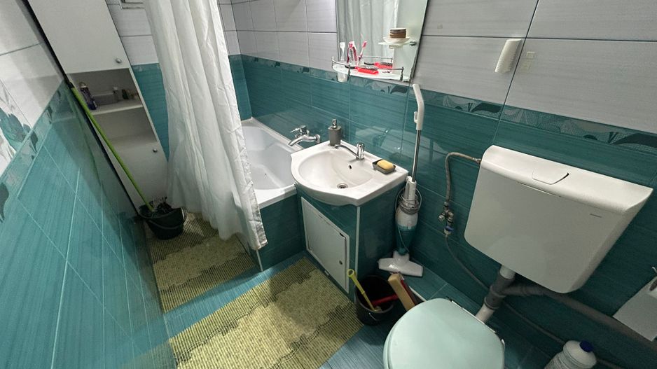 Apartament 2 camere, decomandat - zona Cetate - Poză 7