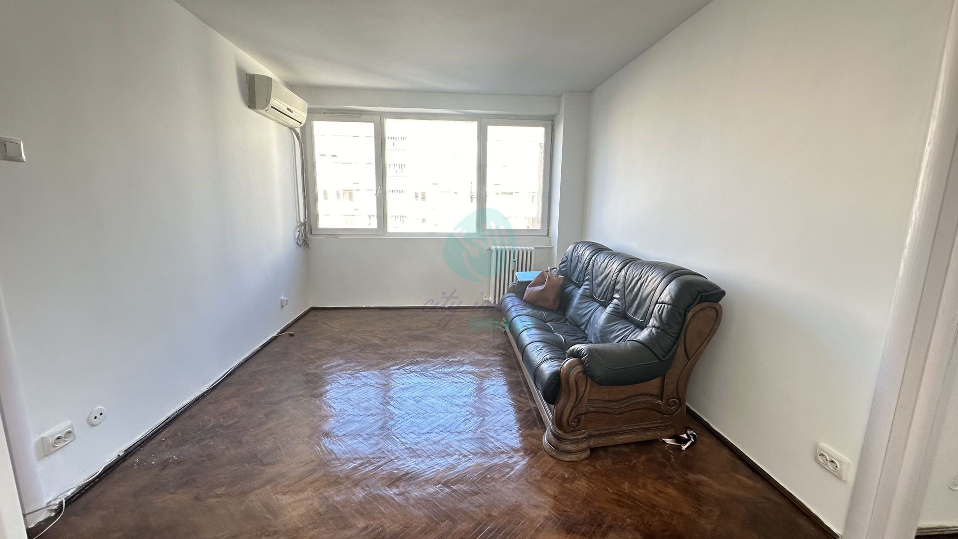 3 camere langa METROU - Poză 2