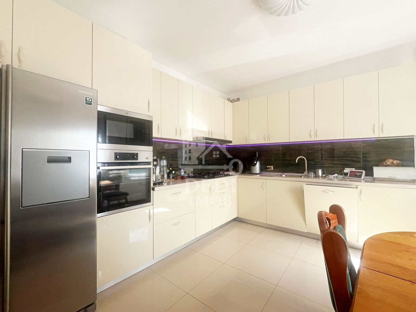 Casă cu 2 locuințe, teren intravilan 7062 mp Cetariu, Bihor - Poză 14