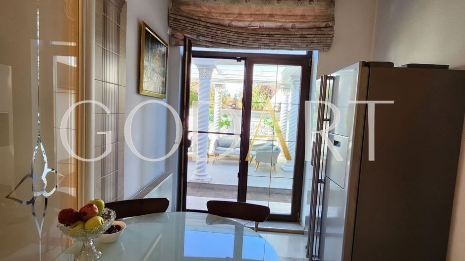 Resedinta exclusivista | Curte generoasa | Erou Iancu Nicolae - Poză 13