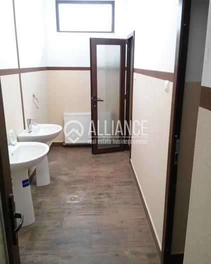 Spatii birouri si comerciale in cladire birouri ultracentral,langa magazin Tomis - Poză 2