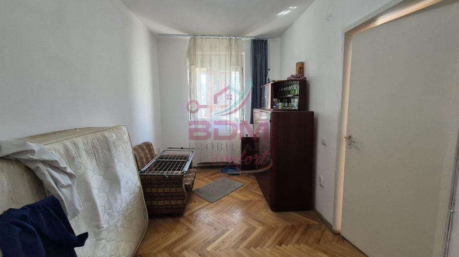 COMISION 0 | Apartament 4 camere | etaj intermediar | zona Micro 2 - Poză 3