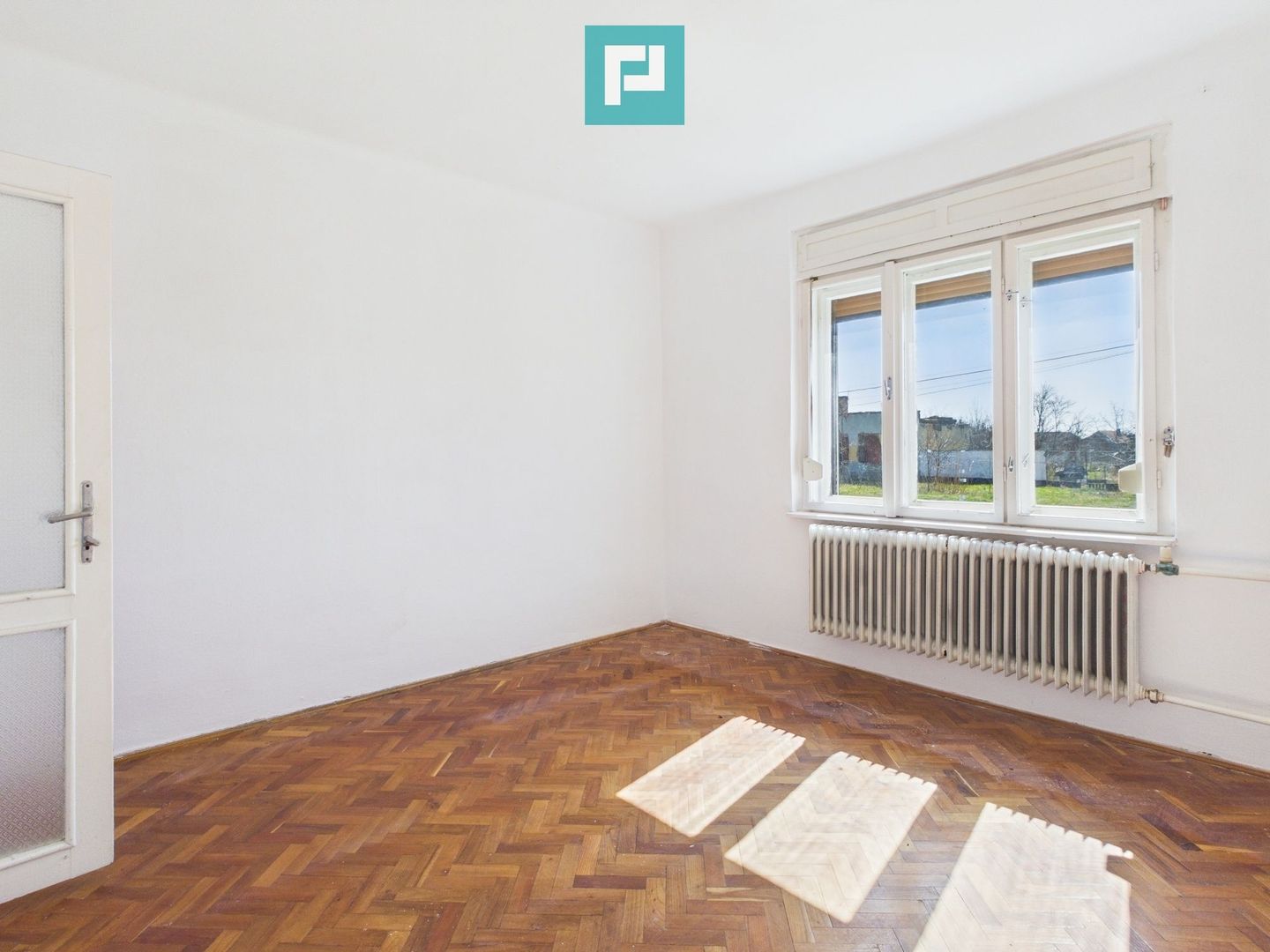 Casă cu 3 camere lângă frontiera Turnu - Poză 4