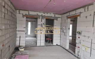 Casa la rosu de vanzare situata in Manolesti , pret 100.000 euro neg ! - Poză 5