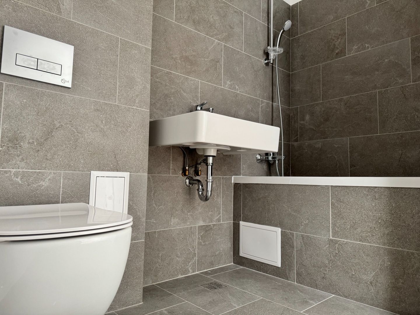 Apartament 4 camere cu Grădină Proprie - Atria Urban Resort - Poză 14