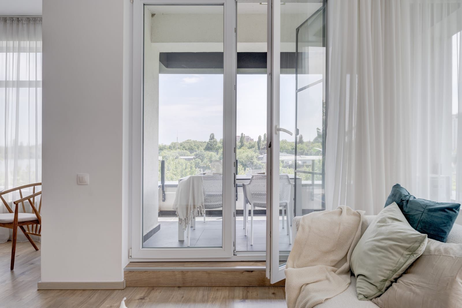 3 camere | 2 locuri parcare | boxa Laguna Residence - Poză 13