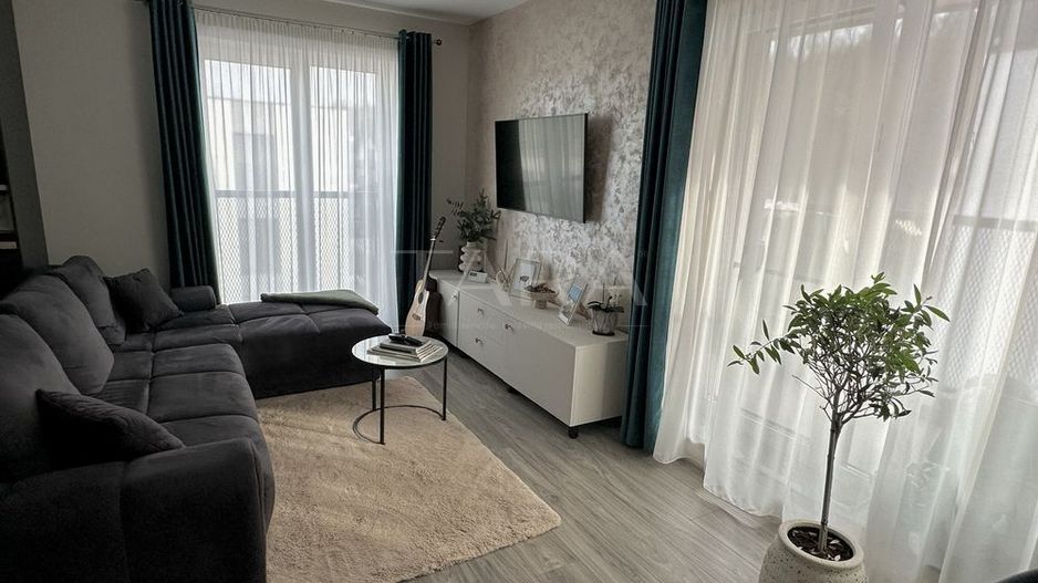 Apartament exclusivist cu panoramă superbă3 camere 2 balcoane. - Poză 1