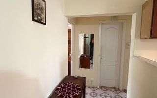 De închiriat apartament 2 camere, decomandat, situat la etajul 2. - Poză 11