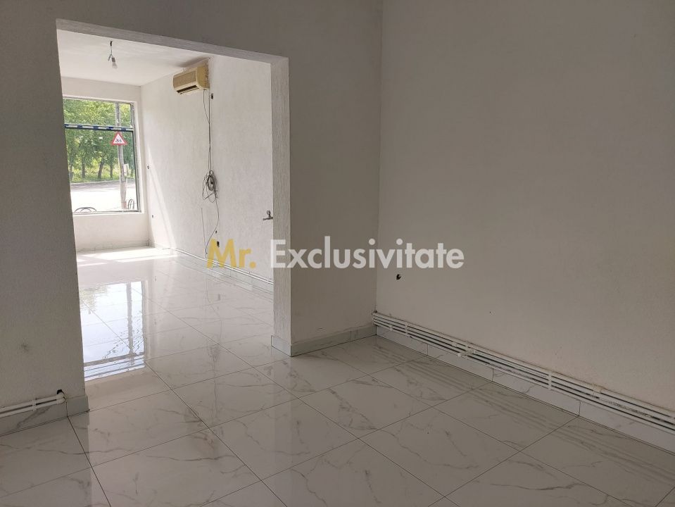 DE INCHIRIAT - renovat - parter si etajul 1 - stradal - Poză 3