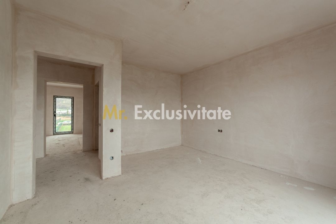 Casă cu 4 camere în Micești la 10 min de Pitesti si 5 min de Mioveni-Arges! - Poză 9