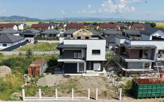 VILĂ CU DESIGN MODERN ȘI PRIVELIȘTE SPECTACULOASĂ CĂTRE MUNȚI - Poză 1