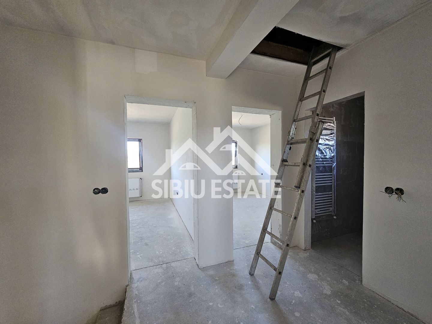 Casa noua 4 dormitoare, spatiu bun pentru familie - Poză 24