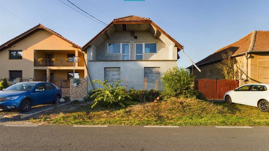 Casă/vilă cu 6 camere în Curtici - Poză 1