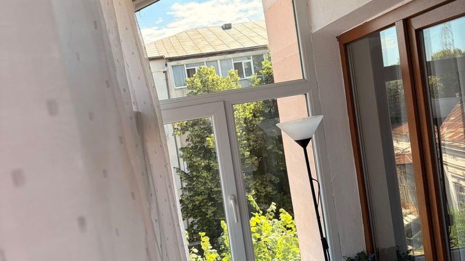De inchiriat apartament cu 2 camere zona centrala - Poză 9