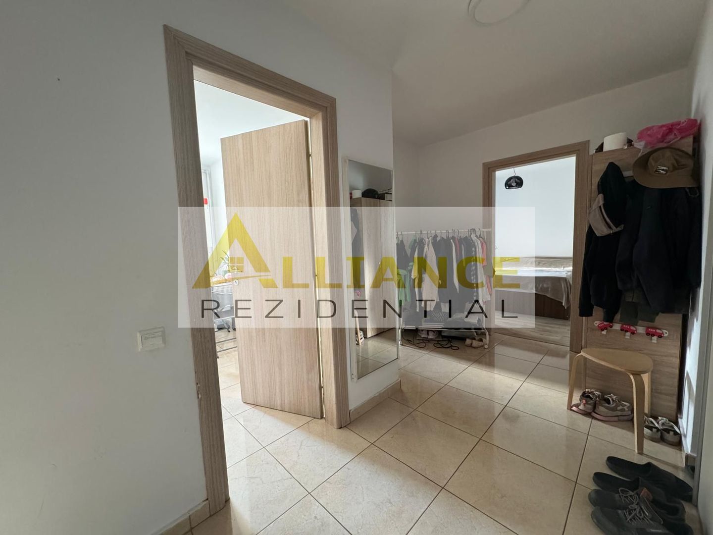 APARTAMENT 2 CAMERE - MOBILAT SI UTILAT - Poză 15