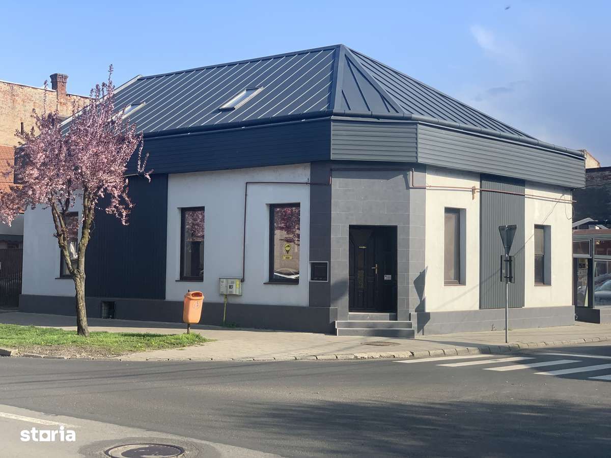 Spațiu comercial, Central, Martirilor Deportați colț Iului Maniu - Poză 1