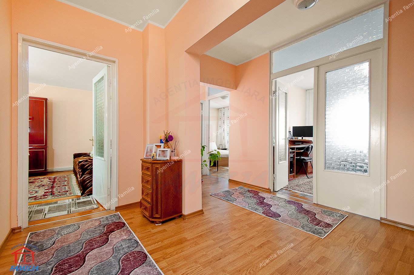 Vand/schimb apartament 4 camere, Micro 17, 98 mp, 120.000 EURO - Poză 10