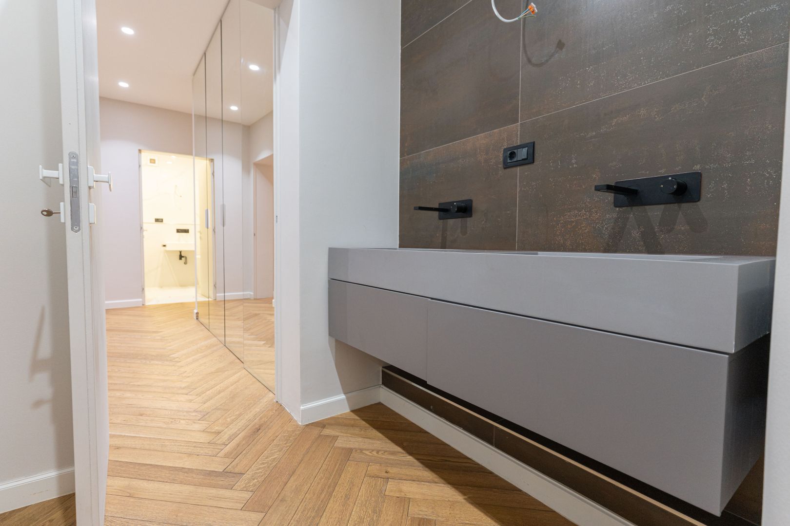 Luxury 4-Room Apartment – HERASTRAU I Parking Spots I ROVERE FURNITURE - Poză 14