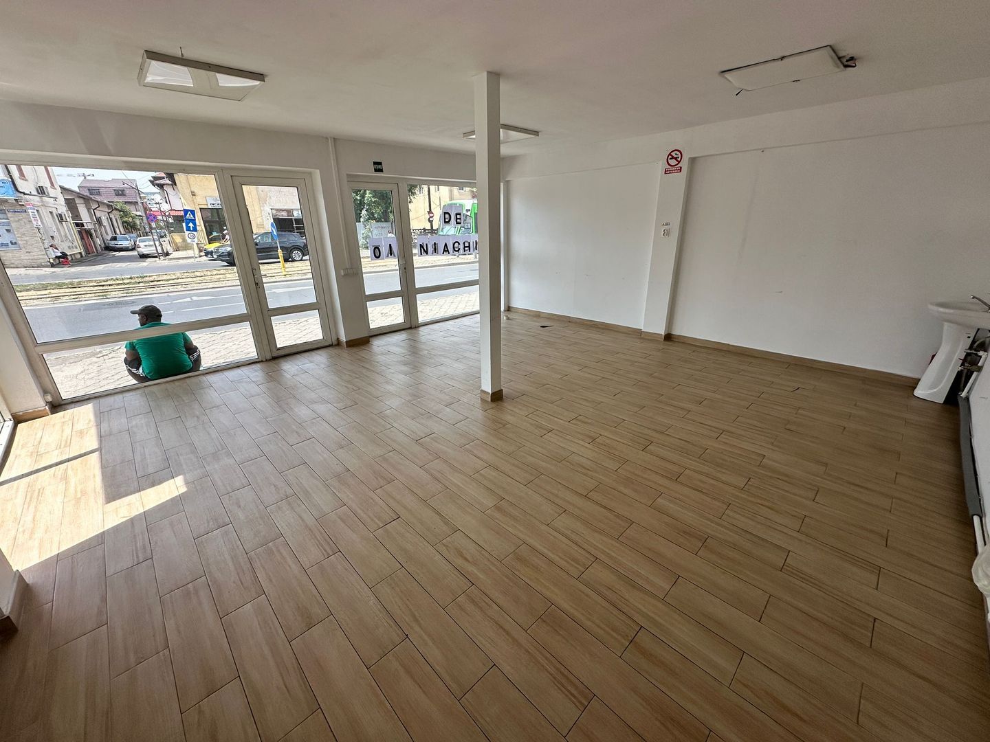 Spatiu Stradal 38mp Calea Rahovei Viilor Progresului Jumbo Mall Birou - Poză 5