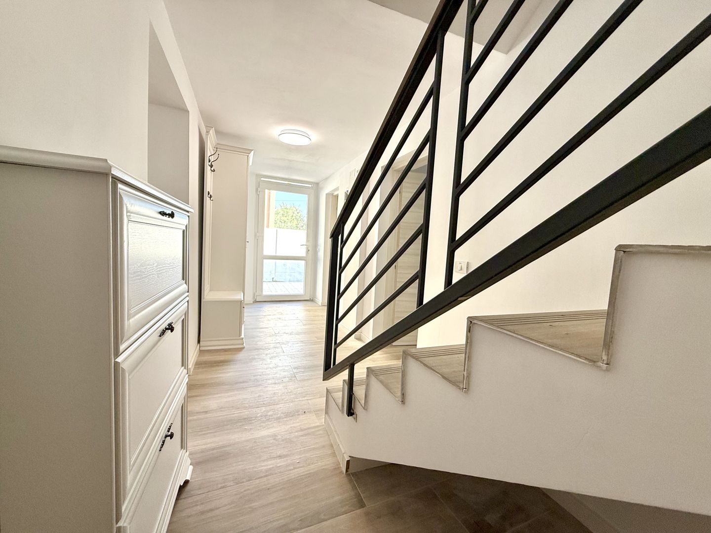 Casă premium de închiriat – Dumbrăvița - zona centrală - Poză 16