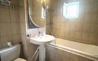 Apartament 3 camere de închiriat, Nicolina, cu loc de parcare disponibil - Poză 6