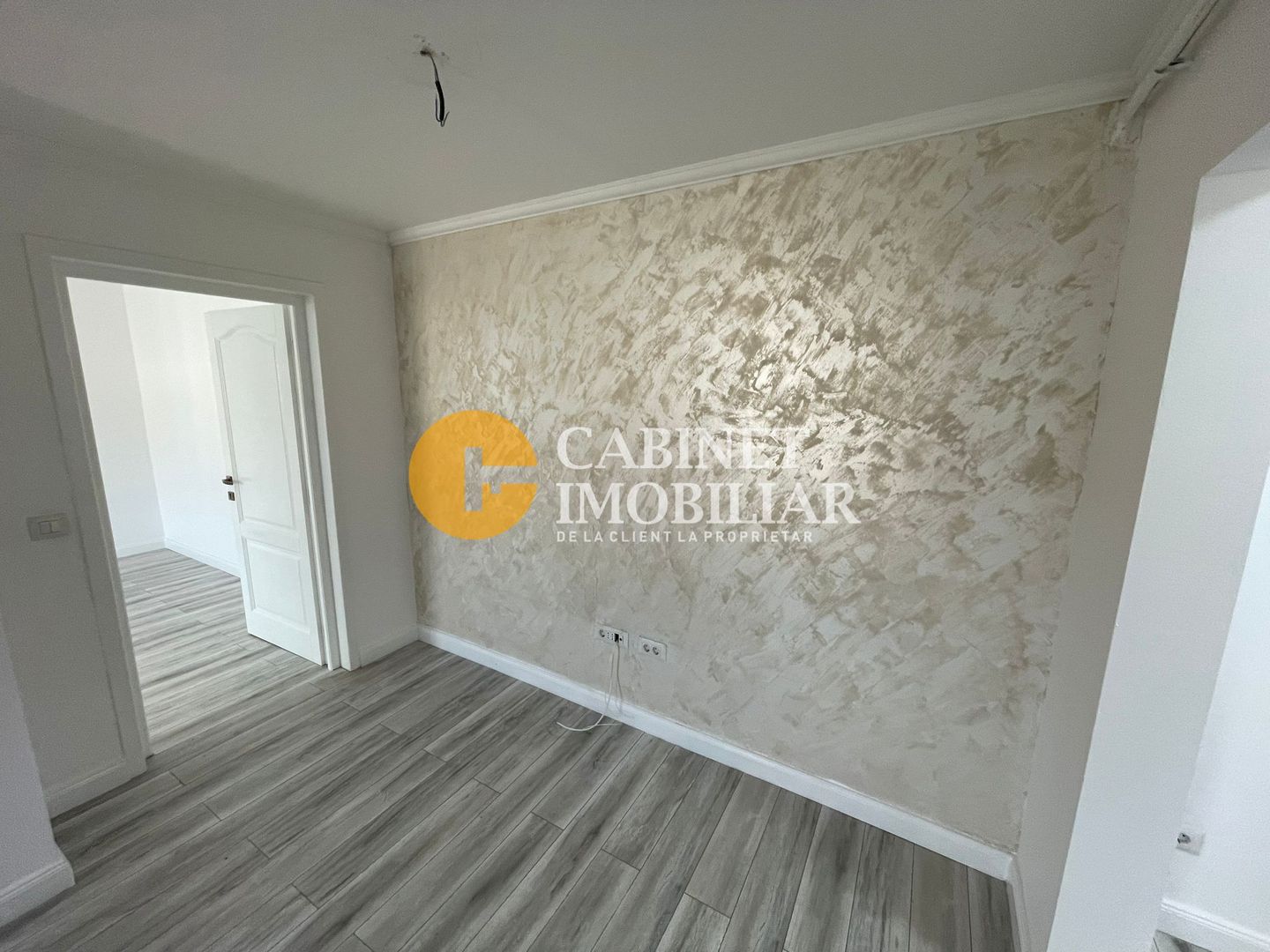 APARTAMENT 2 CAMERE DECOMANDAT - GARA  (RENOVAT) - Poză 5